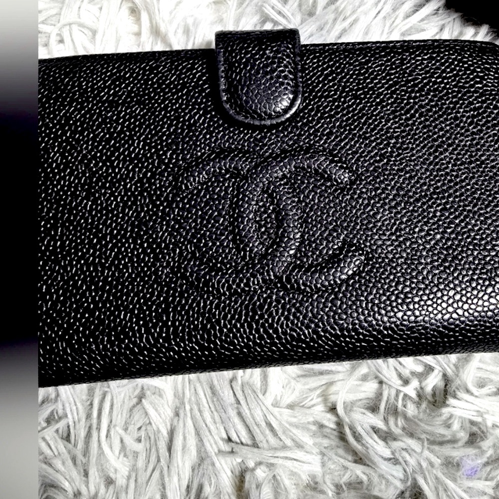 CHANEL BLACK CAVIAR WALLET
